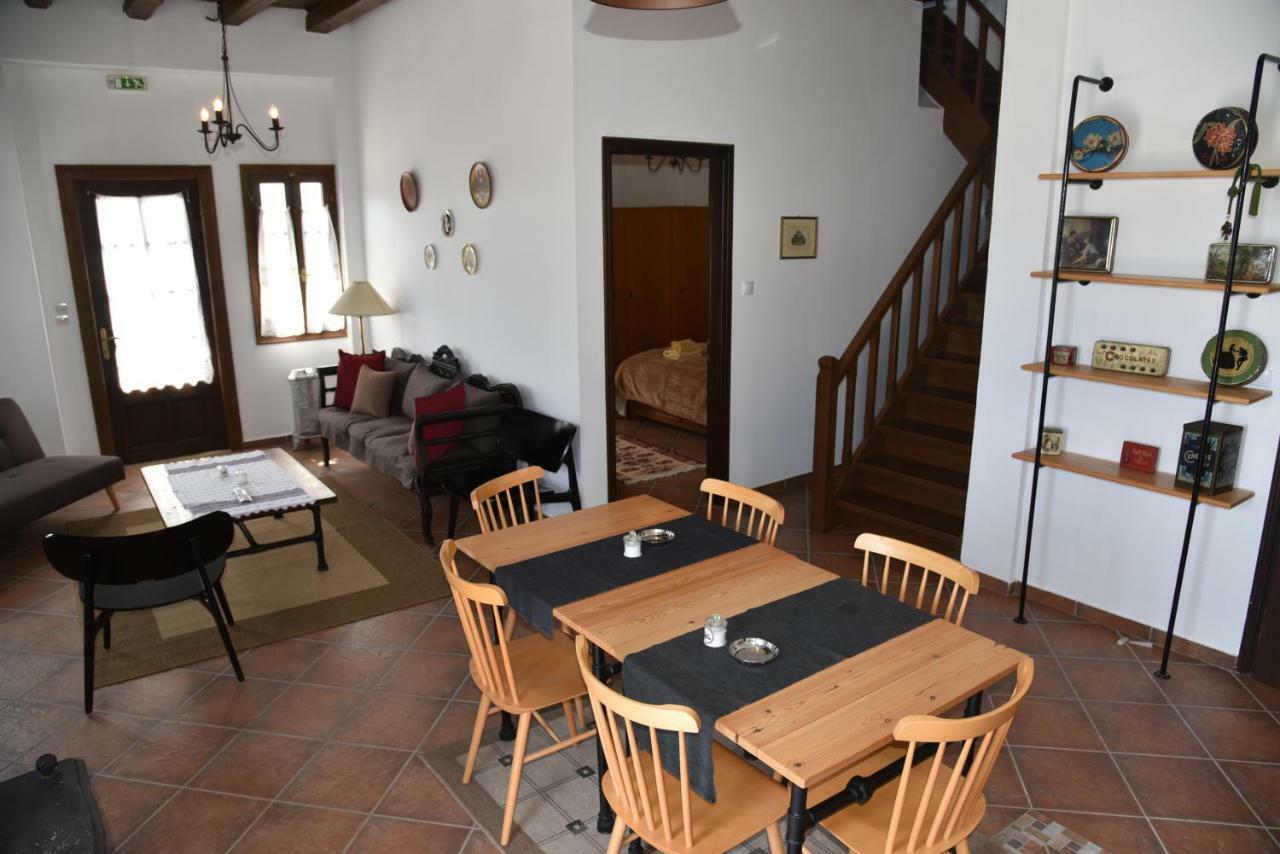 Karpofora Traditional Guesthouse Мілеай Екстер'єр фото